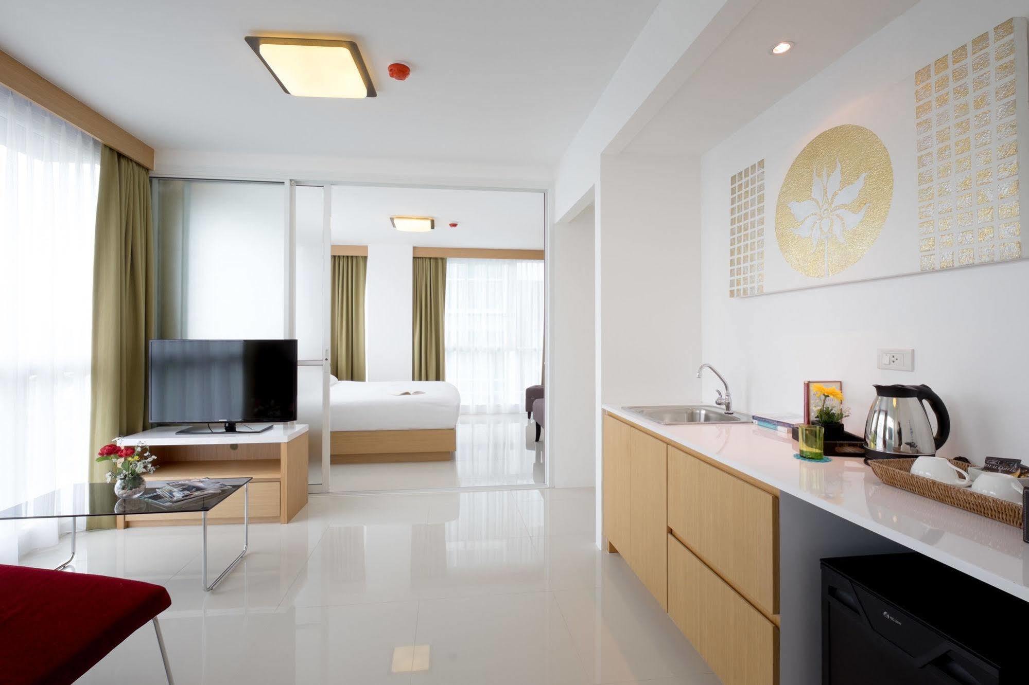 Modern Thai Suites Phuket Luaran gambar